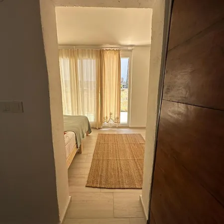 Monk Island * Esmirna