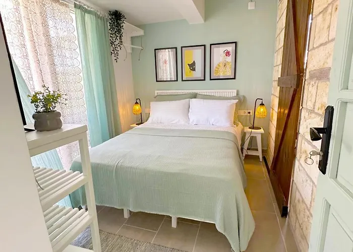 Monk Island Otel İzmir