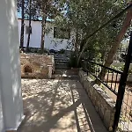 Monk Island Σμύρνη