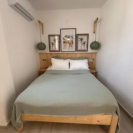 Monk Island Hotell *