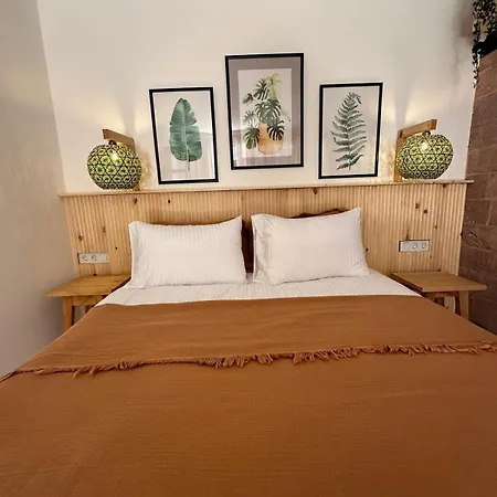 Monk Island Hotell